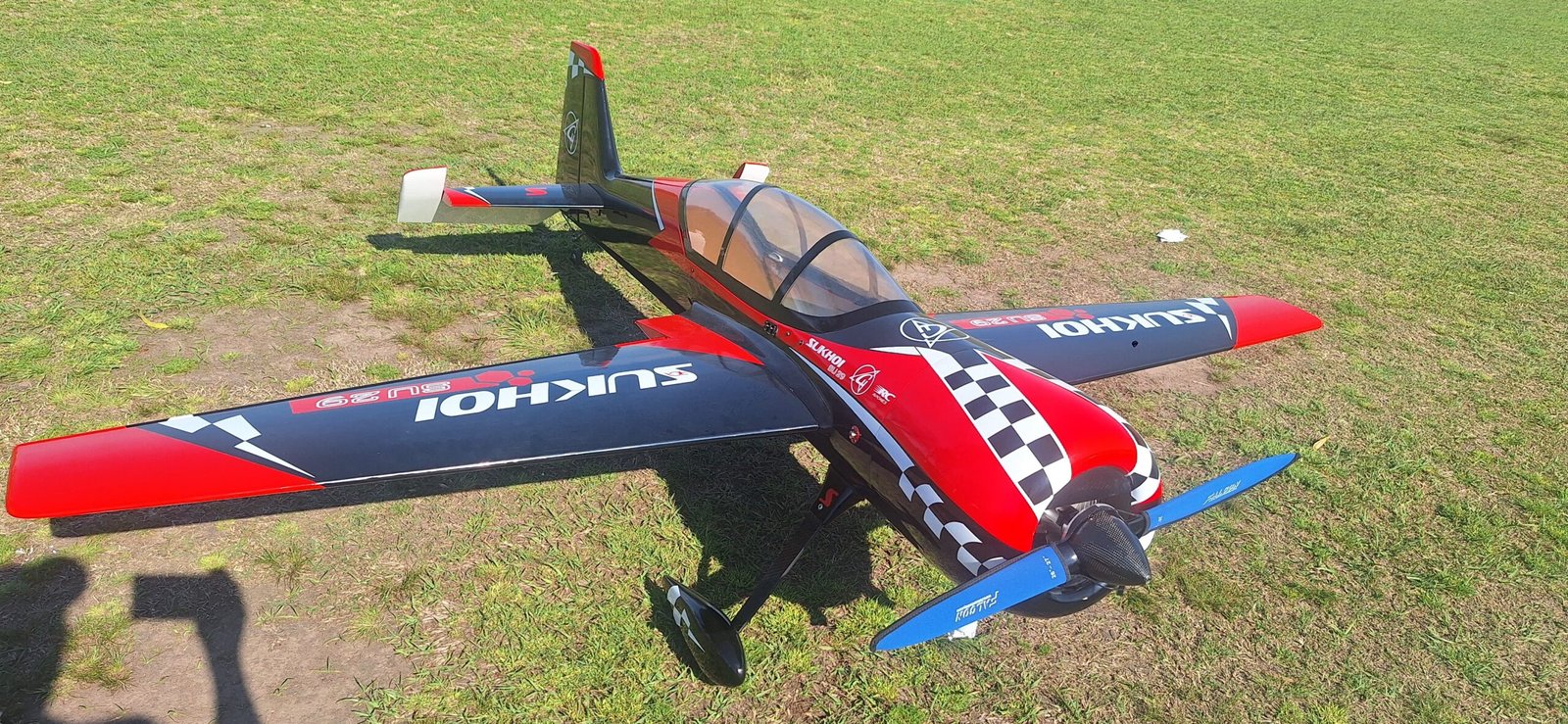 Sukhoi 120cc de la firma Rc Aviones Nuevo completo