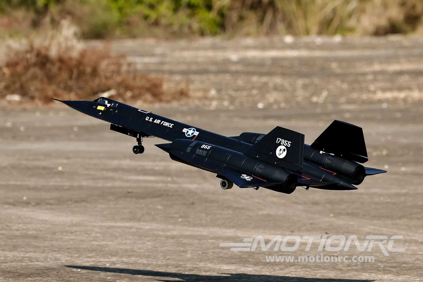 Avión de combate Freewind SR-71 BLACKBIRD TWIN de 70 mm con giroscopio PNP - Imagen 3