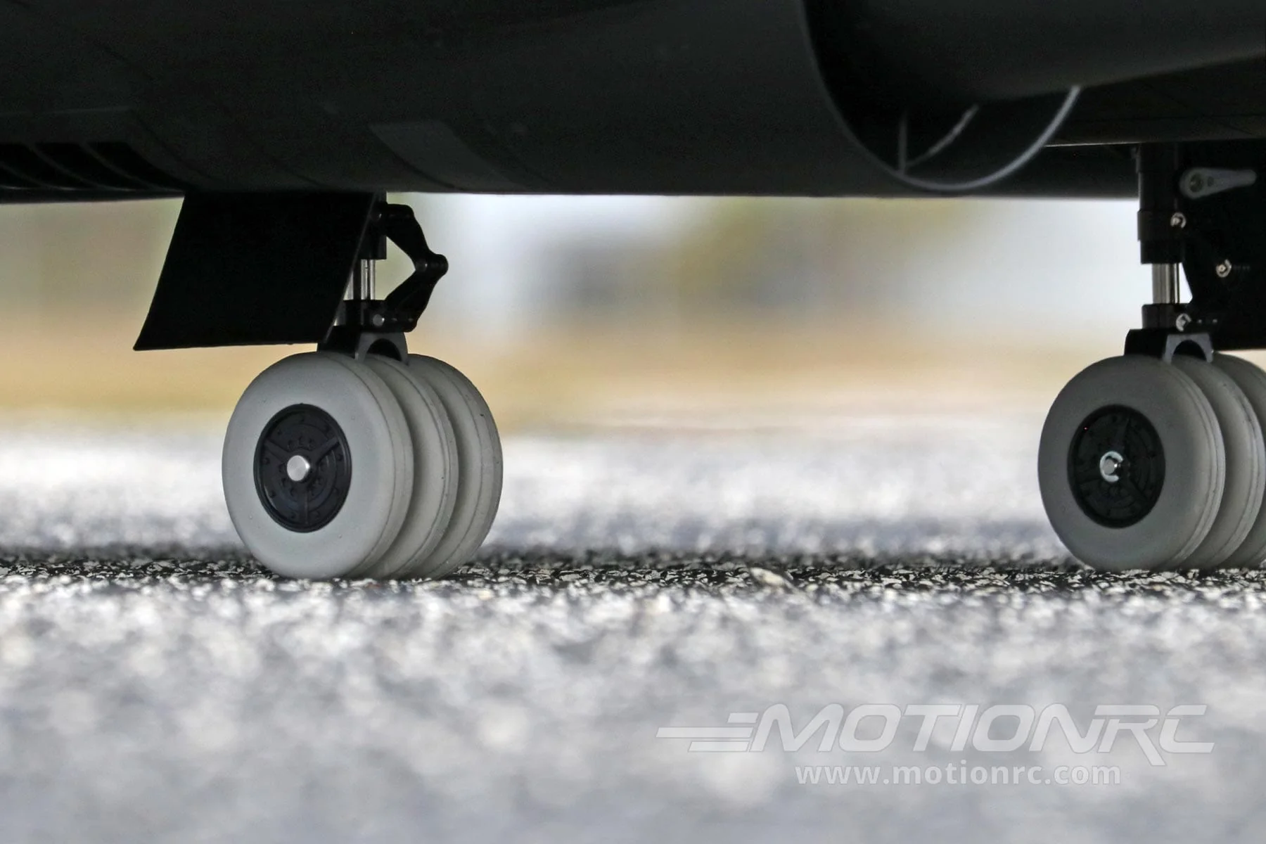 Avión de combate Freewind SR-71 BLACKBIRD TWIN de 70 mm con giroscopio PNP - Imagen 14